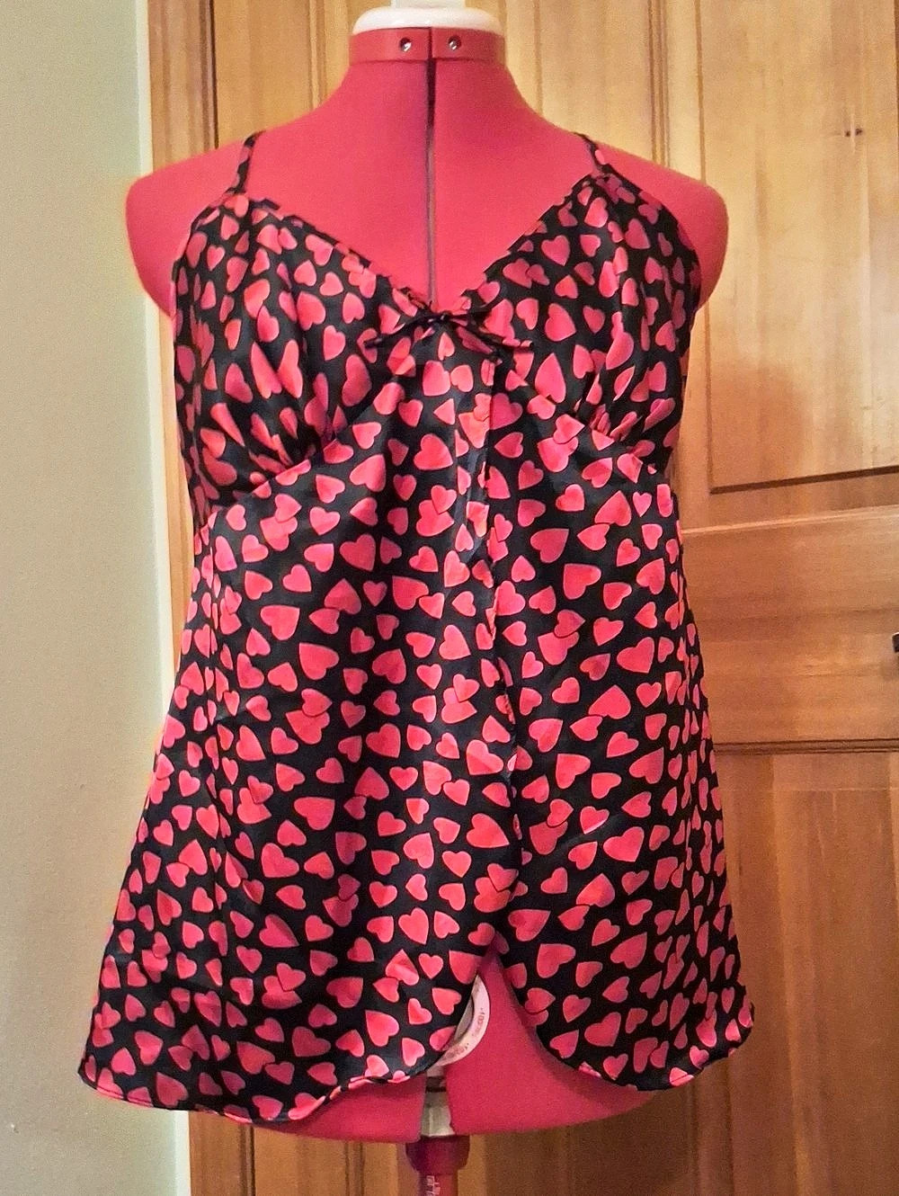 Heart Print Cami in Black & Red Like New